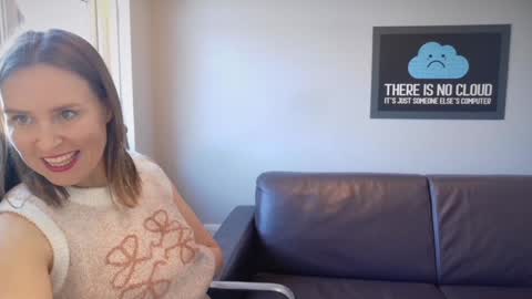 Nadia Ferreira  online show from March 18, 11:15 am