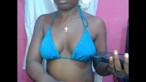 eatuupx online show from April 8, 10:45 pm