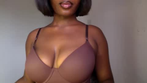 delilah online show from April 14, 11:21 am