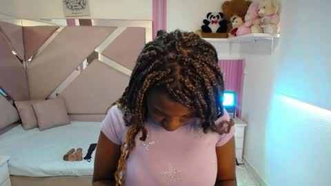 ebony_rizon online show from April 13, 12:50 pm