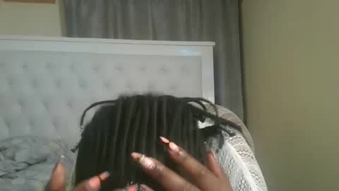 Ebony squiter online show from November 2, 8:45 pm