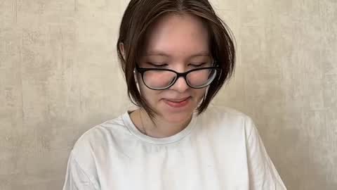 ediewesloh online show from May 24, 10:58 am