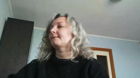 edithmanning online show from May 4, 6:39 am