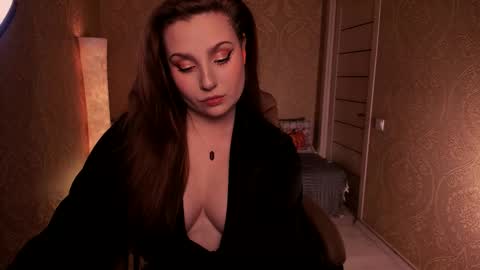 eesmaaarr online show from February 8, 11:18 pm