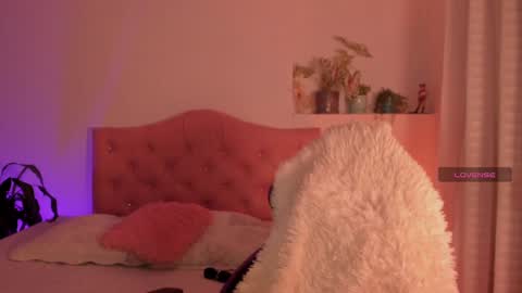 effy online show from January 12, 7:32 am