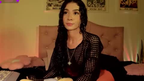 effy online show from October 10, 5:45 am