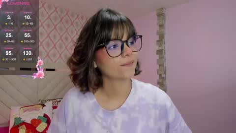  E F F Y  online show from December 4, 7:56 pm