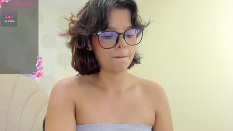  E F F Y  online show from December 26, 7:27 pm