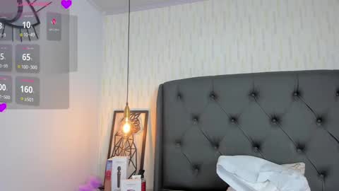  E F F Y  online show from February 19, 10:20 pm