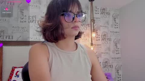  E F F Y  online show from December 27, 7:14 pm