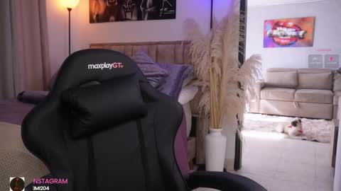 eimi   online show from February 9, 8:44 pm