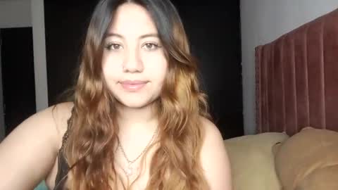 EIMY   MODEL INDEPENDENT online show from February 9, 6:01 am