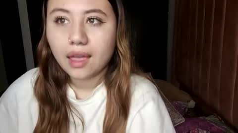 EIMY   MODEL INDEPENDENT online show from January 30, 6:46 am