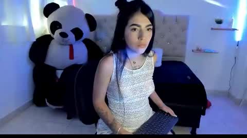 eimyy_rouse online show from February 13, 10:00 pm