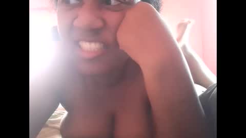 Eirondra Valeen online show from November 28, 4:10 pm