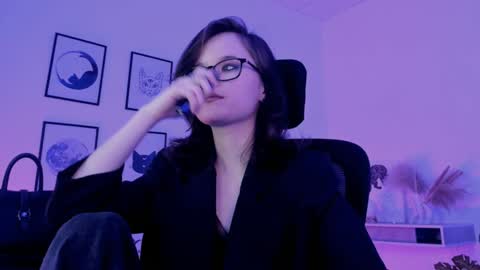 Your sweet girl online show from December 17, 7:37 pm