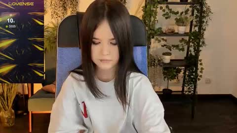 Your sweet girl online show from December 13, 7:53 pm