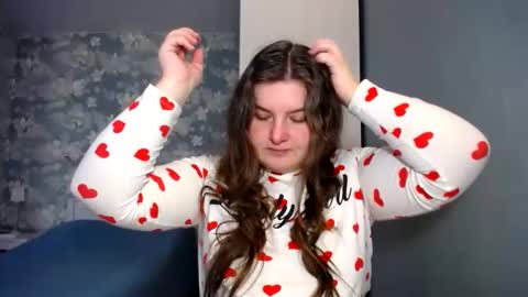 Elanis online show from March 8, 9:57 am