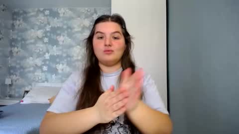 Elanis online show from April 23, 11:06 am