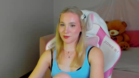 elaravoltage online show from April 30, 5:51 pm