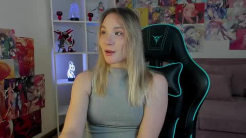 elaravoltage online show from April 15, 6:08 pm