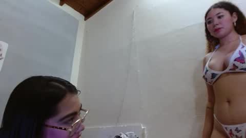 eleanor_rouillard online show from March 17, 4:22 pm