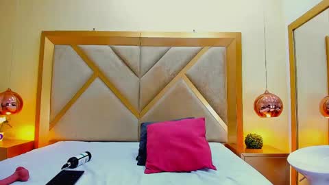 Elena Watsonn online show from April 17, 11:51 pm