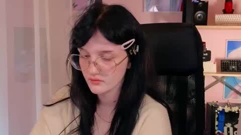 Ellie online show from September 14, 8:18 pm