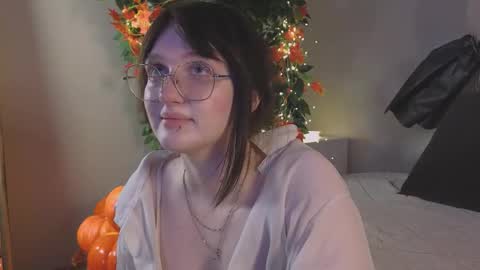 Ellie online show from November 2, 5:44 am