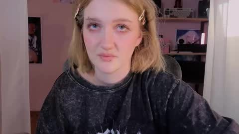 Ellie online show from February 15, 7:51 am