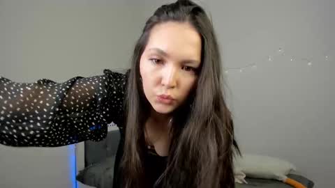 CutieJune online show from February 4, 6:44 pm
