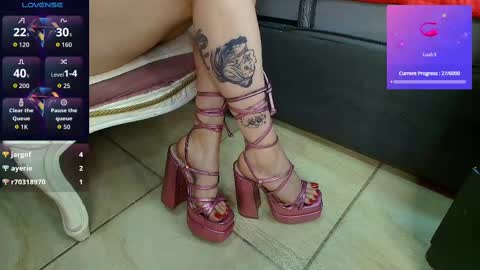 Elinne hendrix  online show from September 30, 4:01 pm