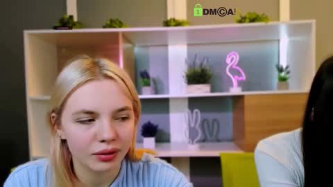 elis_sunny online show from February 3, 6:40 am