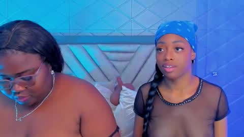 elisabettamonroy online show from November 25, 9:59 pm