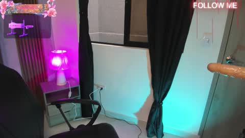 ELISE LEYTON online show from December 17, 6:12 pm