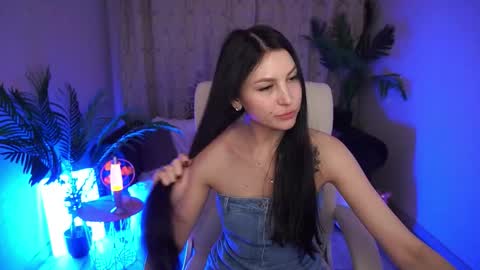 elisevelour online show from March 7, 2:46 pm