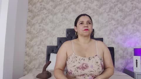 Elizabeth online show from March 13, 9:05 pm