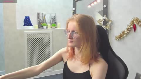 Elizabeth online show from January 19, 1:00 am