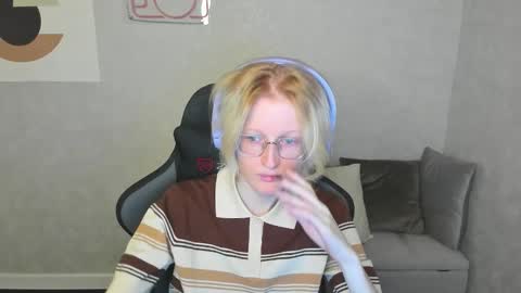 Elizabeth online show from September 20, 1:27 am