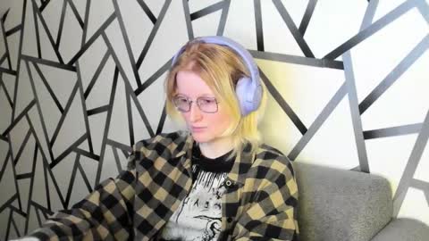 Elizabeth online show from November 7, 2:06 am