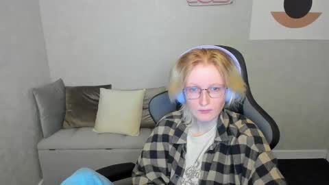 Elizabeth online show from September 23, 1:48 am