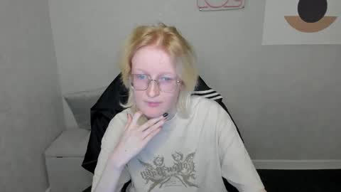 Elizabeth online show from September 11, 1:39 am