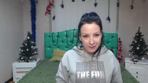 ElizabethSho online show from December 27, 6:10 pm