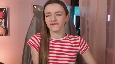 elizzza_ online show from June 25, 5:23 am