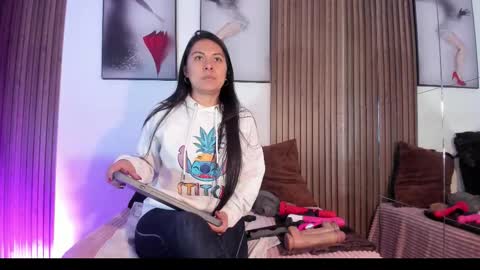 ella rouse online show from February 9, 12:40 pm