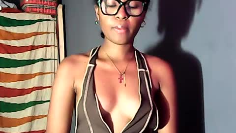 ellah245 online show from June 12, 9:45 pm