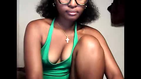 ellah245 online show from April 21, 1:42 am