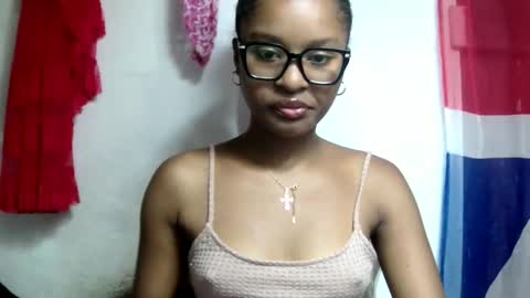 ellah245 online show from April 22, 11:51 am