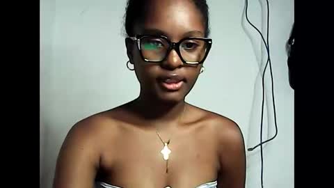 ellah245 online show from March 17, 9:19 pm