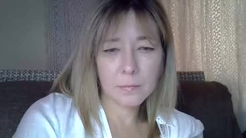 ellajohnsonx online show from October 18, 11:57 am